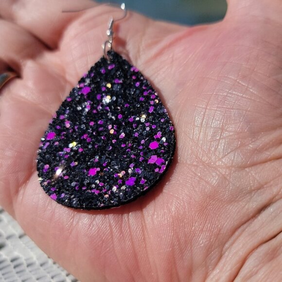 🟢3/$15 Teardrop Dangle Earrings PU Leather Purple Black Pink 2.95 Drop New - Picture 11 of 11